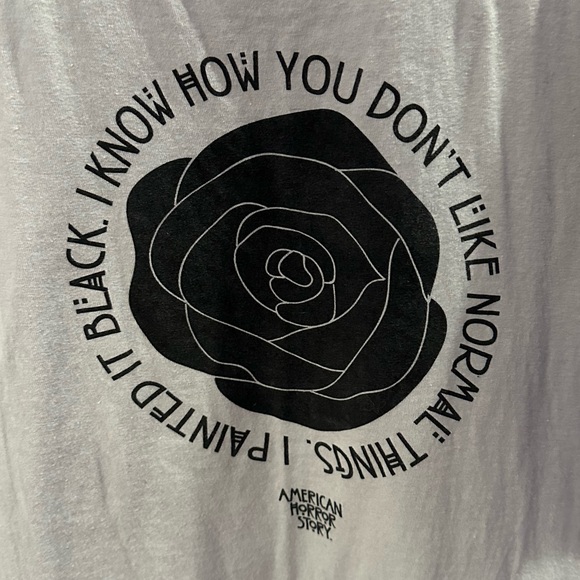 Hot Topic Tee - Picture 3 of 7